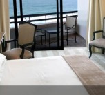 Beverly Hills Hotel Standard bedroom